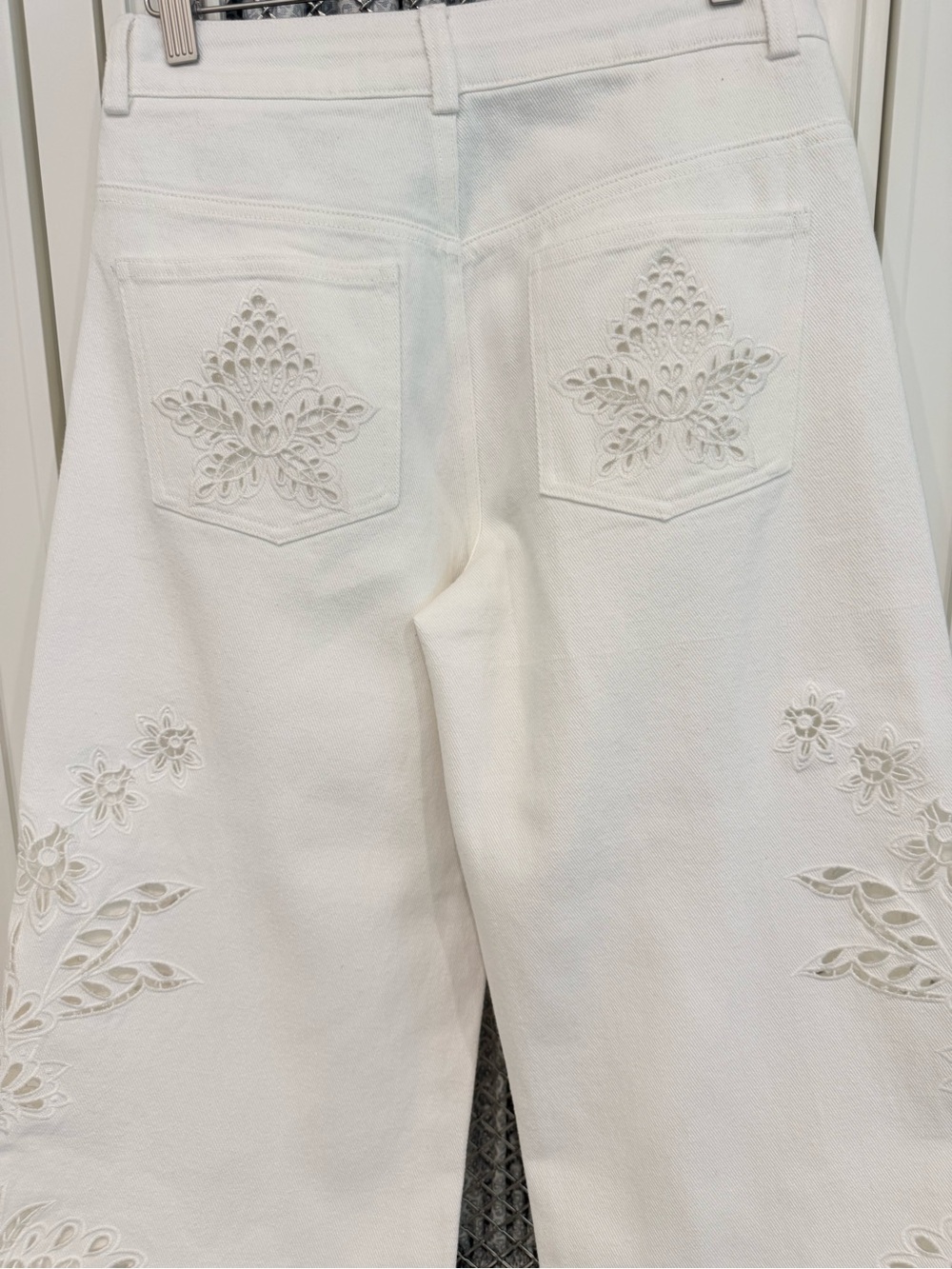 Farm Rio High Rise Embroidered Eyelet off-white Denim Wide Leg Pants - size 26 - Picture 10 of 13